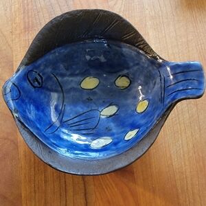 JAPAN Pottery Figural Blue Fish shaped Sushi dish.
